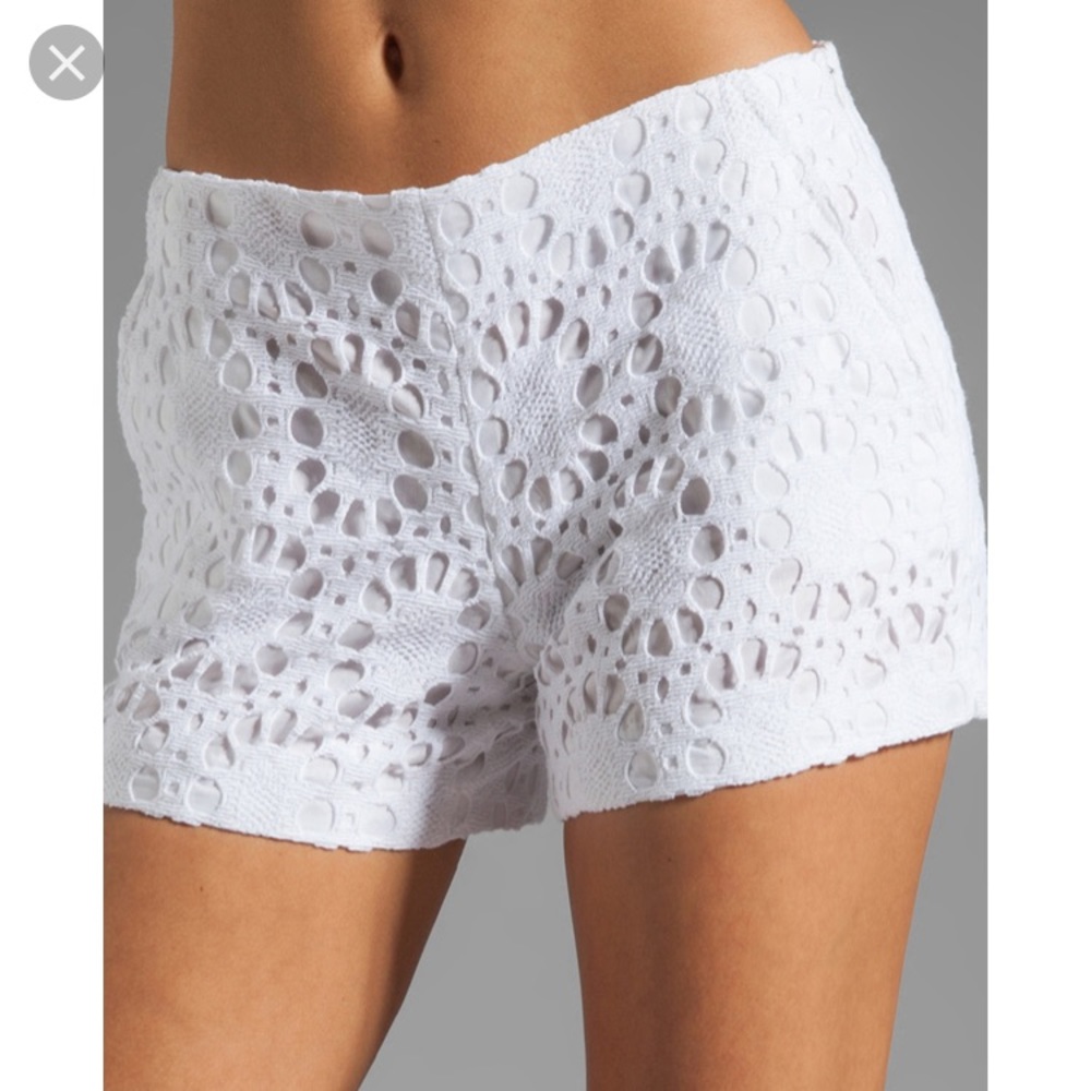 Trina Turk Link Crochet Dress Shorts White Sz 8